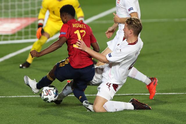 切尔西有意拜仁19岁前锋特尔 转会费将达4000万欧